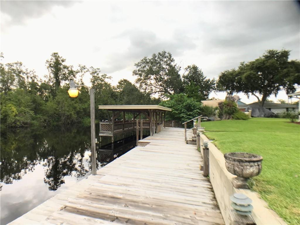26632 E Cove Dr., Tavares, FL 32778
