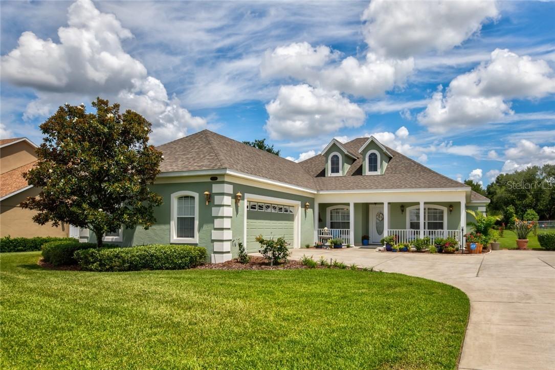 23339 Oak Cluster Dr., Sorrento, FL 32776