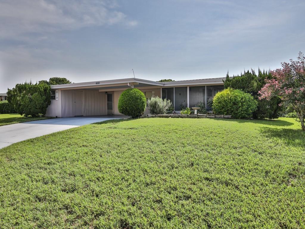 31634 New Indiana Ave., Tavares, FL 32778