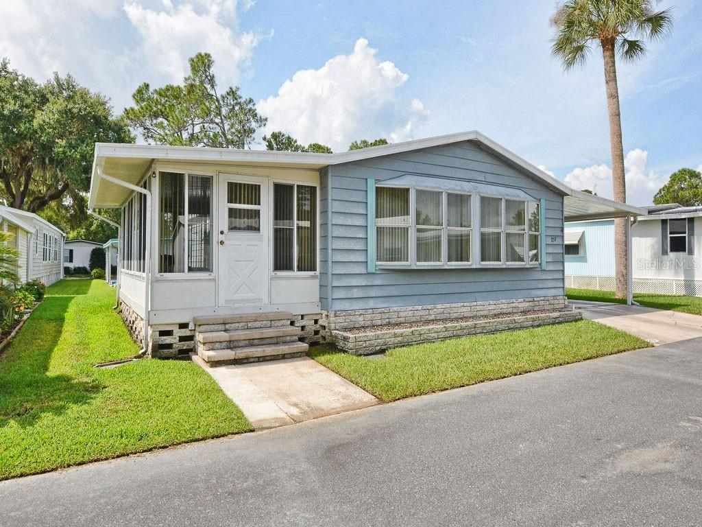 257 Pinewood Dr., Eustis, FL 32726