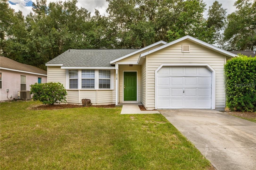 2715 Lorraine Dr., Leesburg, FL 34748