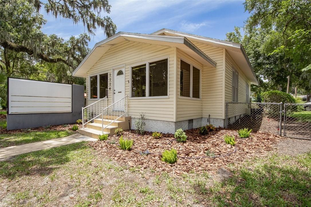 1114 Dixie Ave., Leesburg, FL 34748