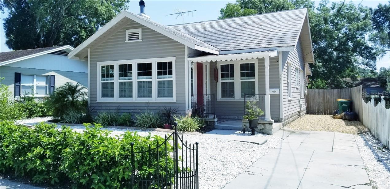 814 Liberty Ave., Mount Dora, FL 32757