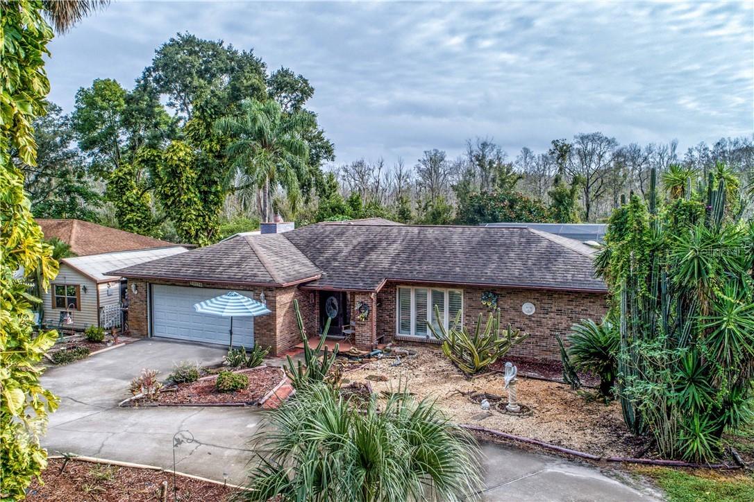 28136 Tammi Dr., Tavares, FL 32778