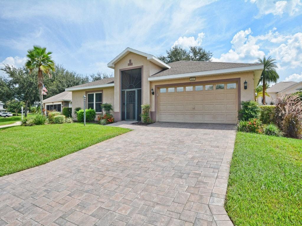 5649 Freeport Dr., Tavares, FL 32778