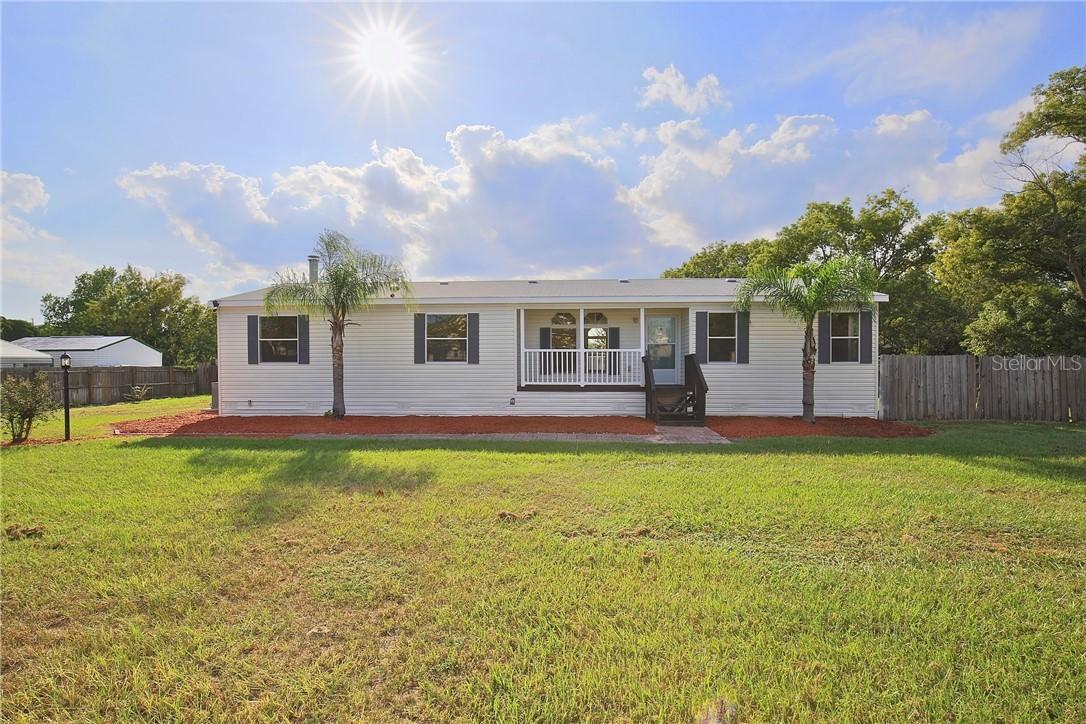 31309 David Walker Dr., Tavares, FL 32778