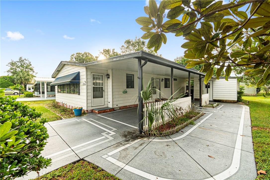 1716 Lauren Ln., The Villages, FL 32159