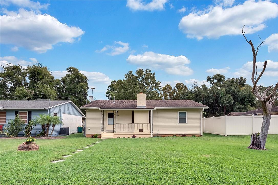 810 N New Hampshire Ave., Tavares, FL 32778