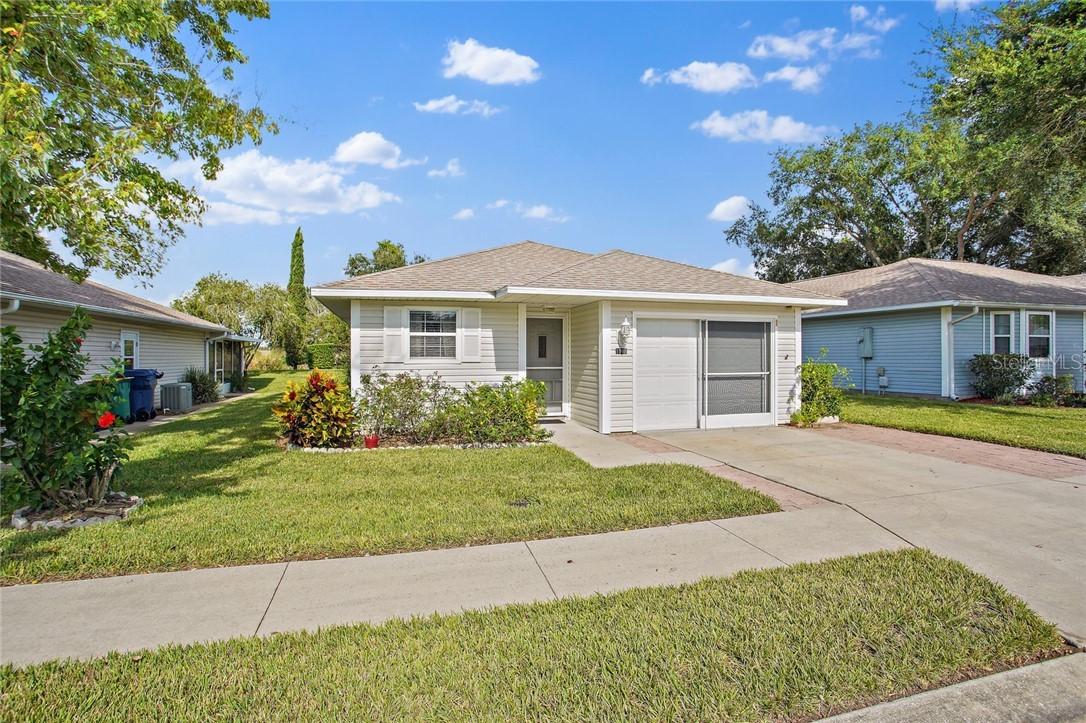 1968 Golden Palm Cir., Tavares, FL 32778