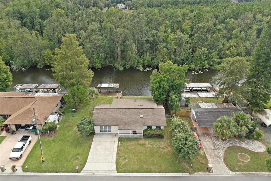 13638 Country Club Dr., Tavares, FL 32778