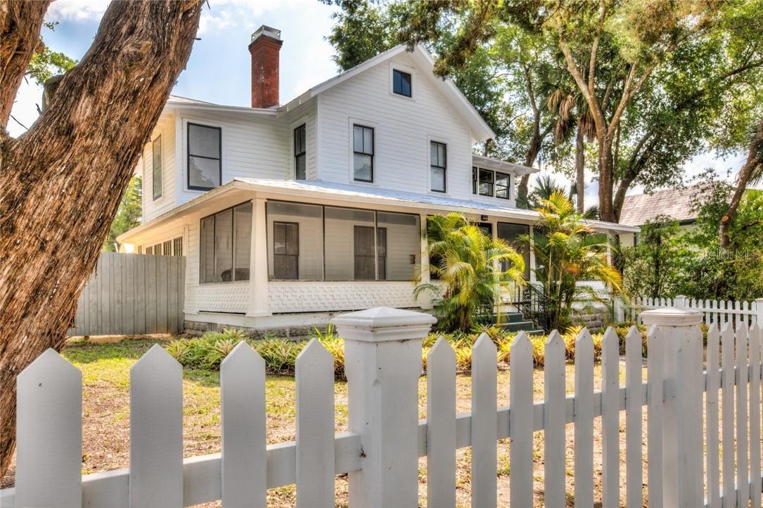 340 N Tremain St., Mount Dora, FL 32757