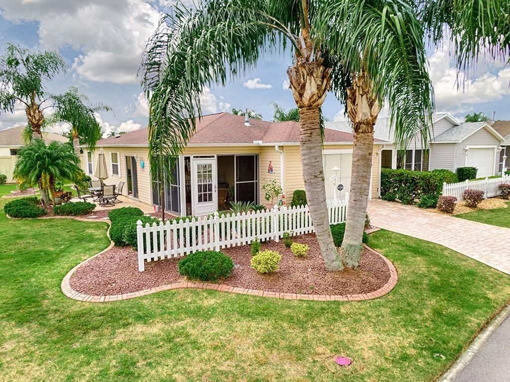 2306 Pine Ridge St., The Villages, FL 32162