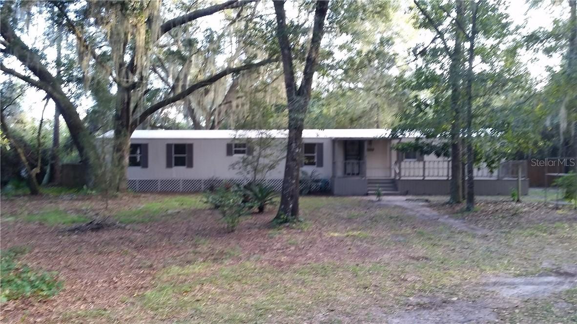 8916 E Treasure Island Ave, Leesburg, FL 34788