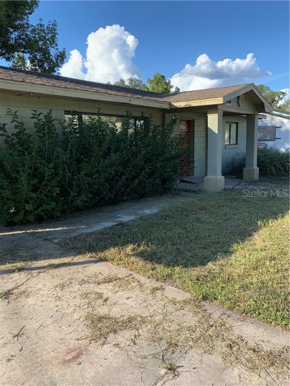 32601 Lake Eustis Dr., Tavares, FL 32778