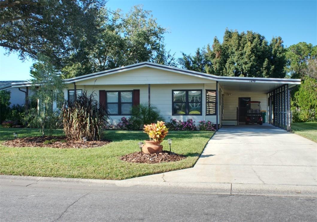 1675 Nassau Cir., Tavares, FL 32778