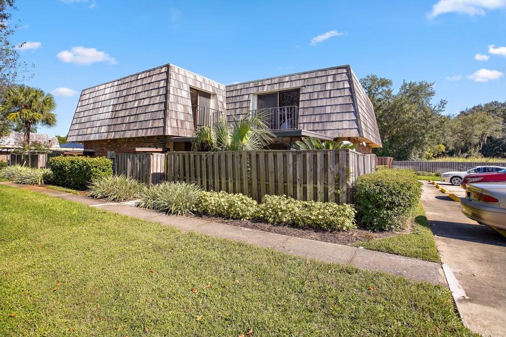 919 Royal Oak Blvd., Leesburg, FL 34748