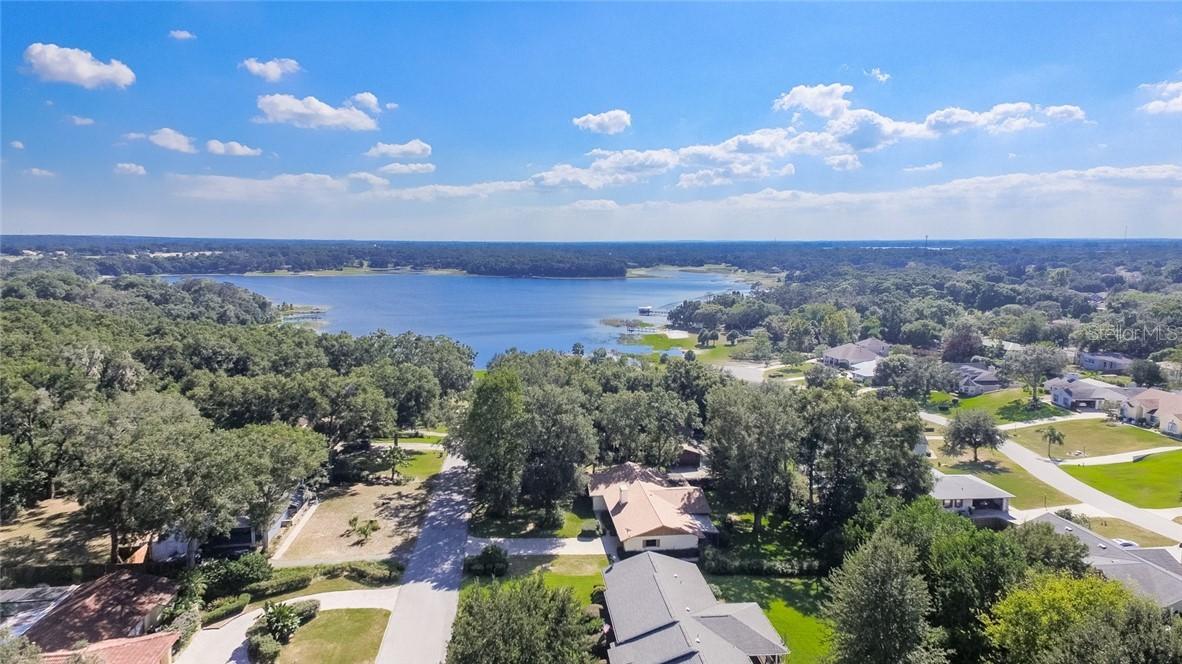 1216 W Crooked Lake Pl., Eustis, FL 32726