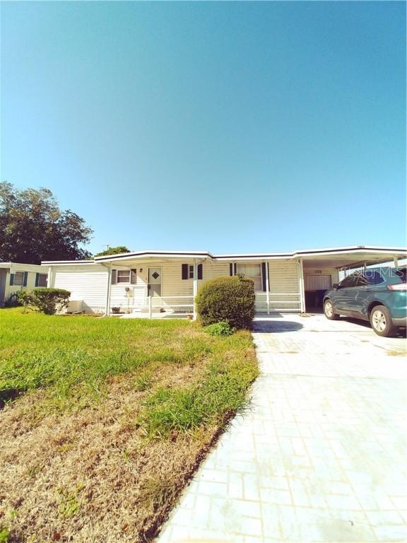 1023 Southland Dr., Tavares, FL 32778