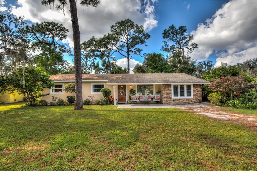 802 Haselton St., Eustis, FL 32726