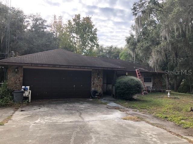 1453 Cr 448b, Lake Panasoffkee, FL 33538