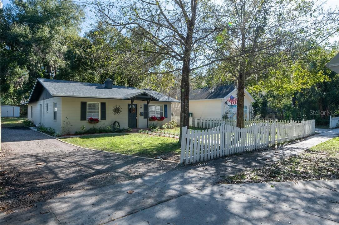 820 N Tremain St., Mount Dora, FL 32757