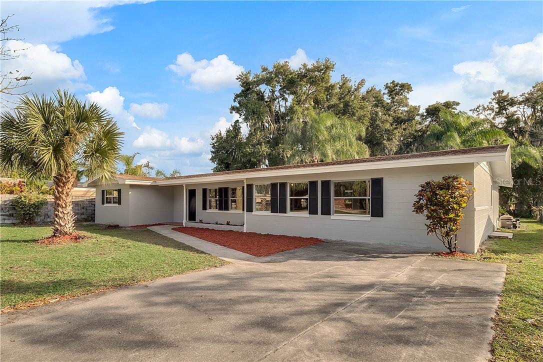 1318 Stately Oaks Dr., Winter Haven, FL 33881