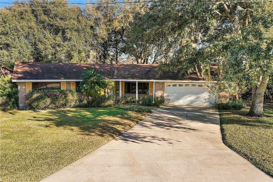 1104 N Shore Dr., Leesburg, FL 34748