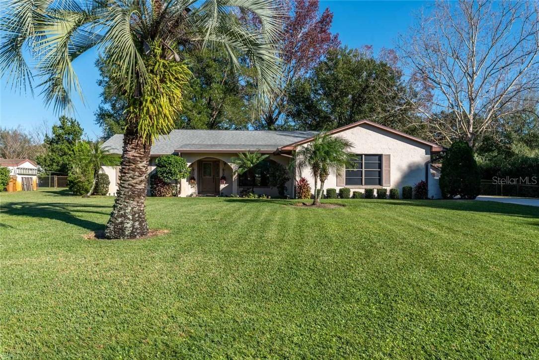 11608 Holmes Dr., Clermont, FL 34711