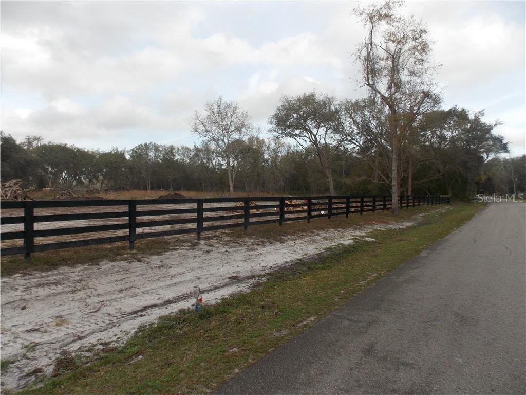 Cr 400, Lake Panasoffkee, FL 33538