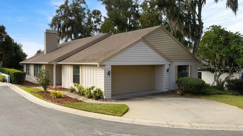660 S Sandlake Ct., Mount Dora, FL 32757