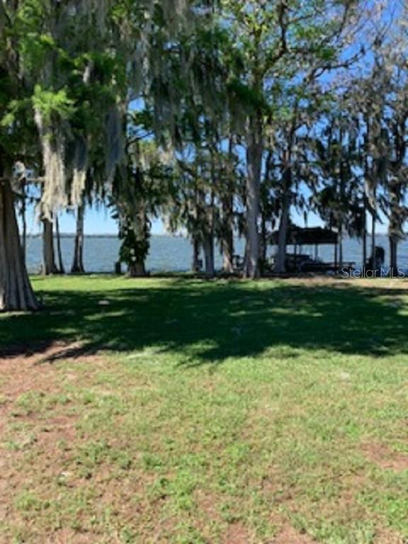 1509 Orange Ave., Tavares, FL 32778