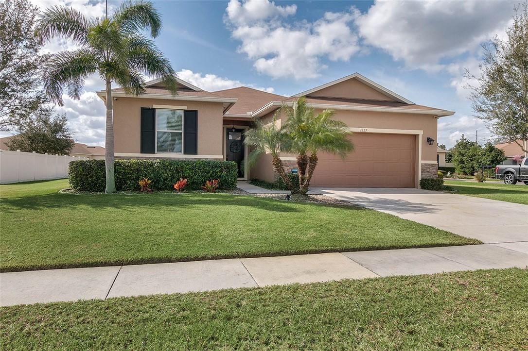 1329 Smith Ave., Tavares, FL 32778