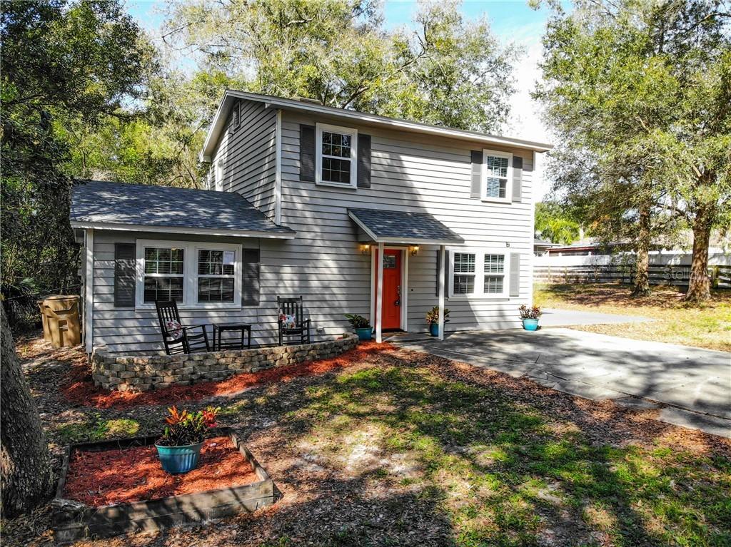 30803 Deal Dr., Sorrento, FL 32776