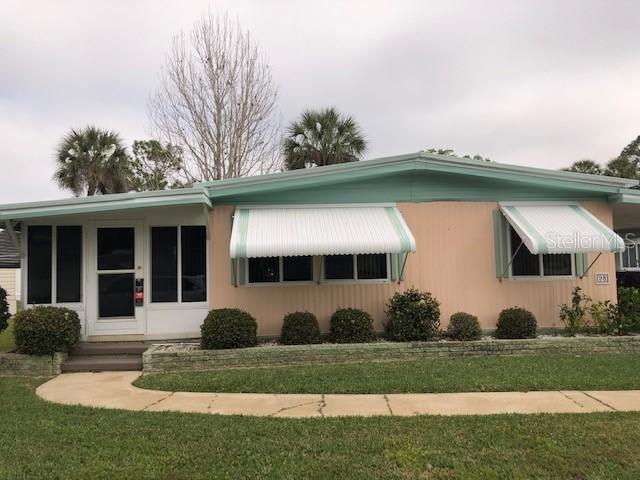 98 Hickory Ln., Eustis, FL 32726