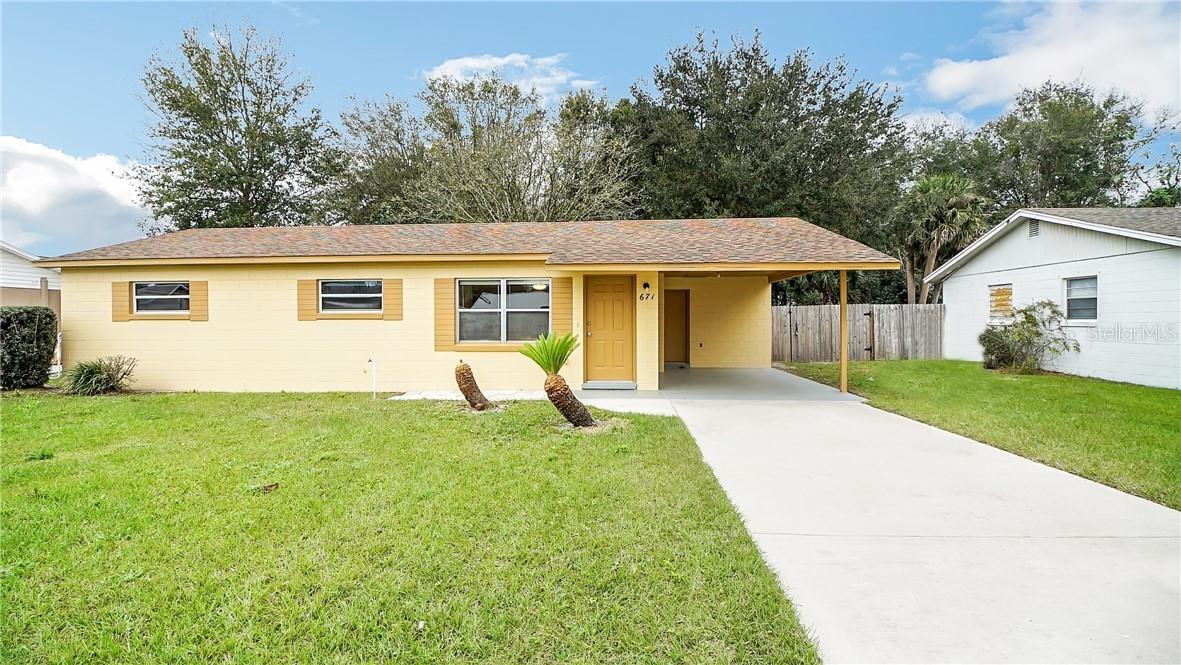 671 Wisteria Ave., Umatilla, FL 32784