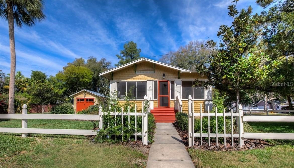 208 W 10th Ave., Mount Dora, FL 32757