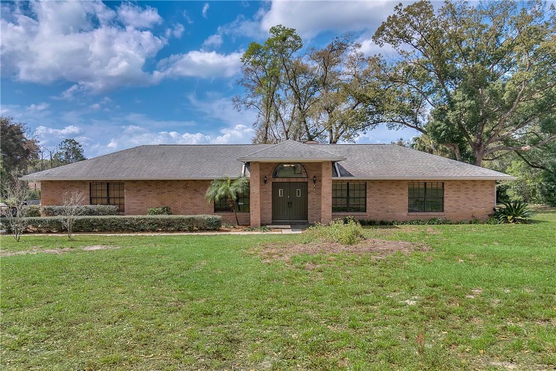 30135 Rainey Rd., Sorrento, FL 32776