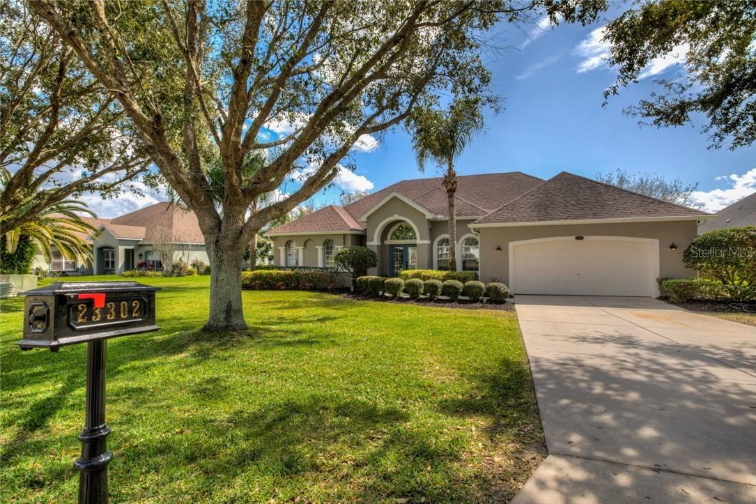 23302 Oak Cluster Dr., Sorrento, FL 32776
