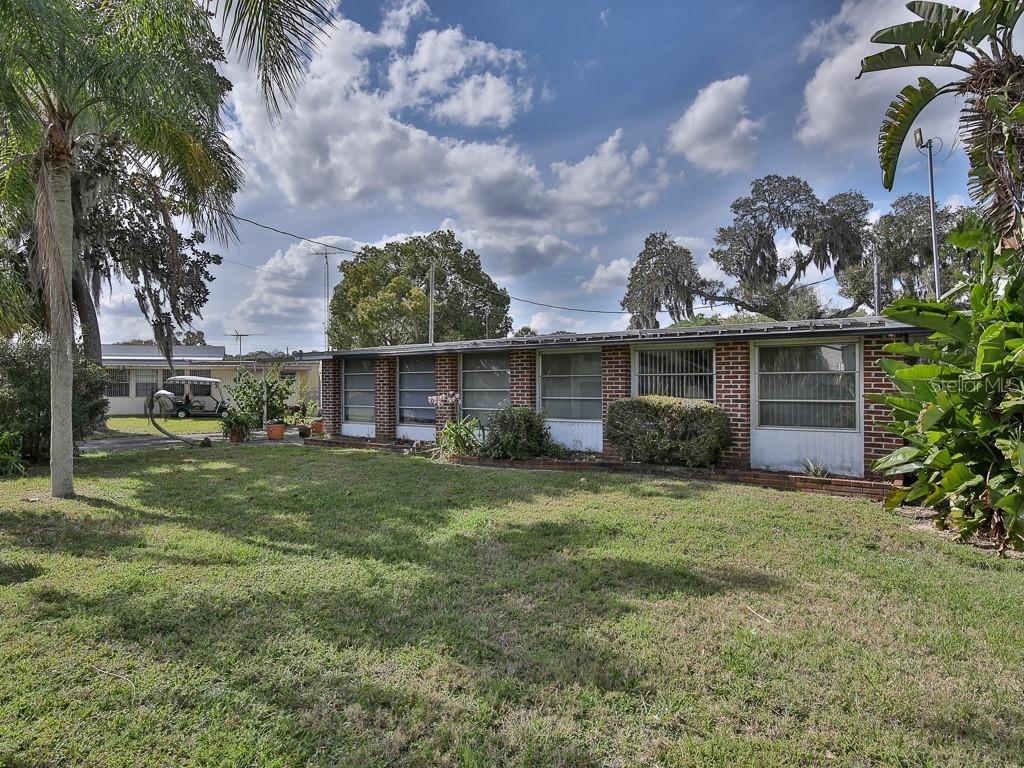 11643 Hickory Ln., Tavares, FL 32778