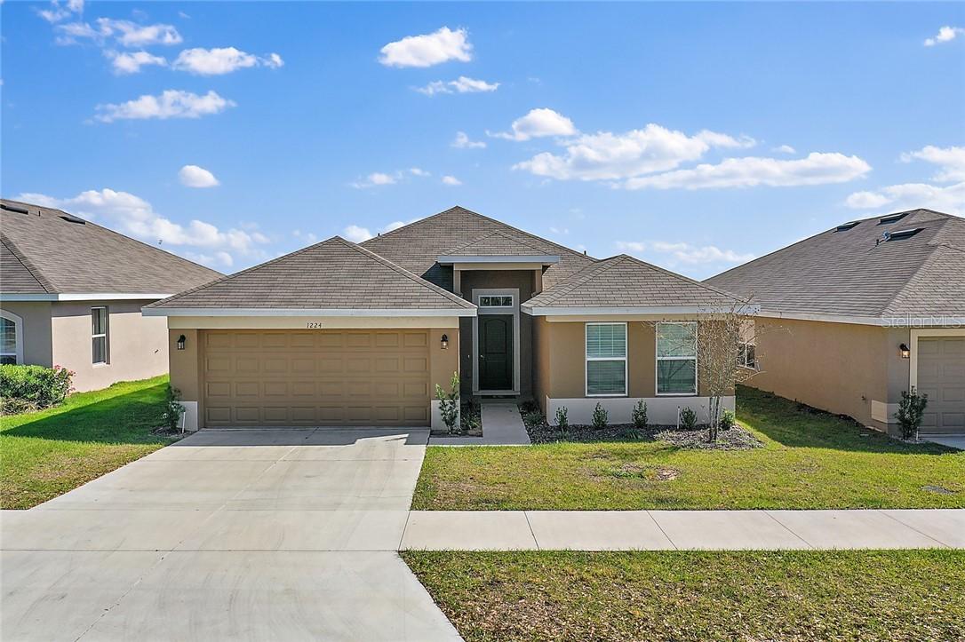 1220 Kellogg Dr., Tavares, FL 32778