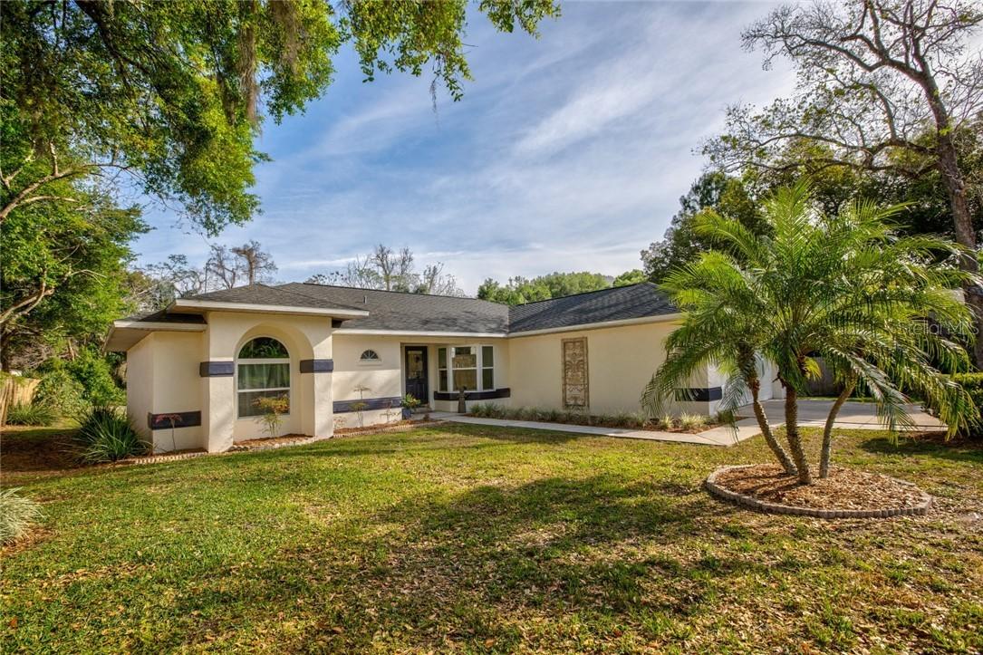 41 Dogwood Ln., Eustis, FL 32726