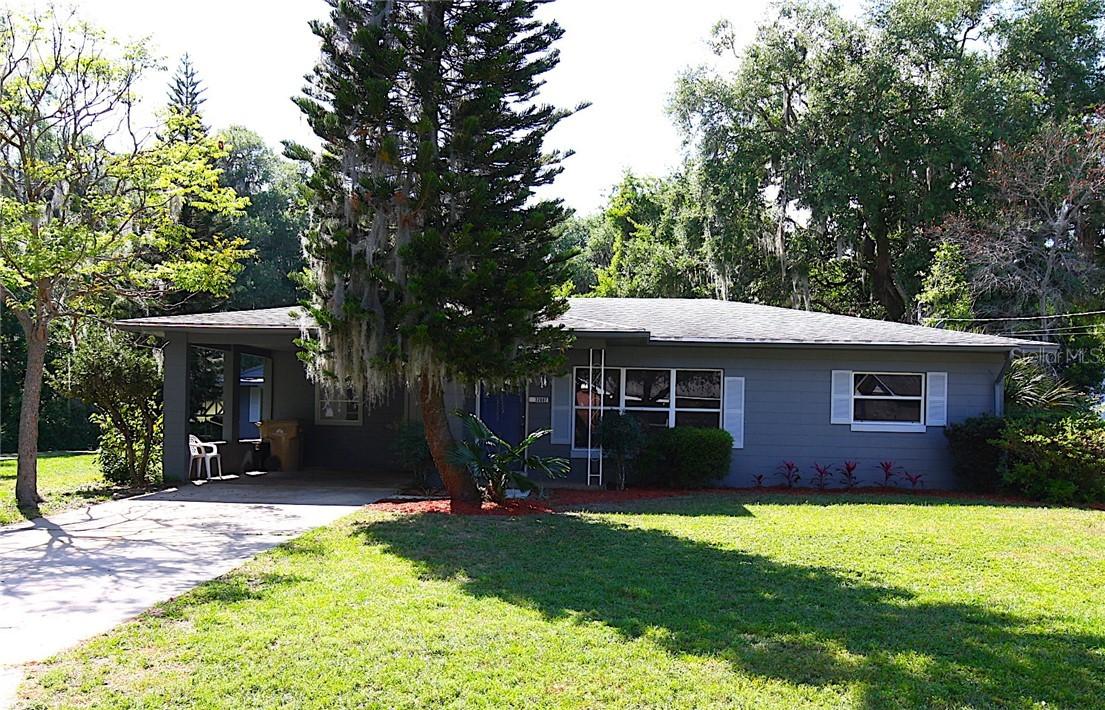 32007 Bluegill Dr., Tavares, FL 32778