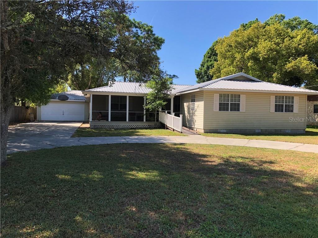 16936 Lakeview Ave., Umatilla, FL 32784