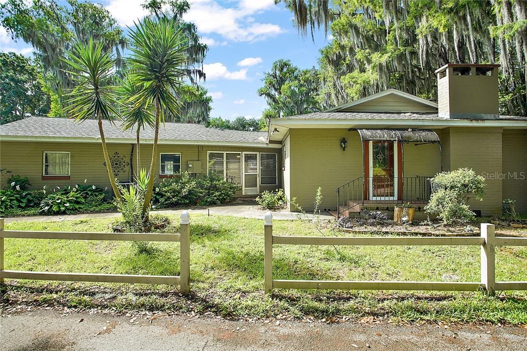 30849 Cove Rd., Tavares, FL 32778