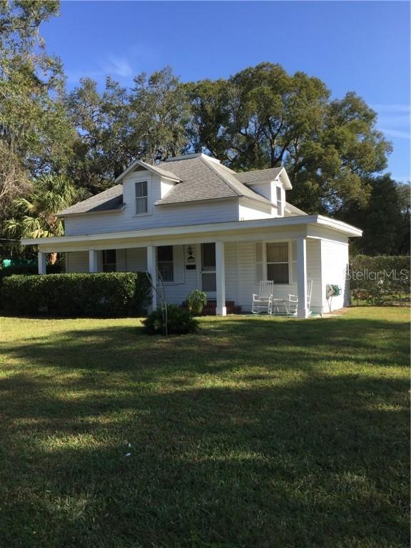 412 N Disston Ave., Tavares, FL 32778