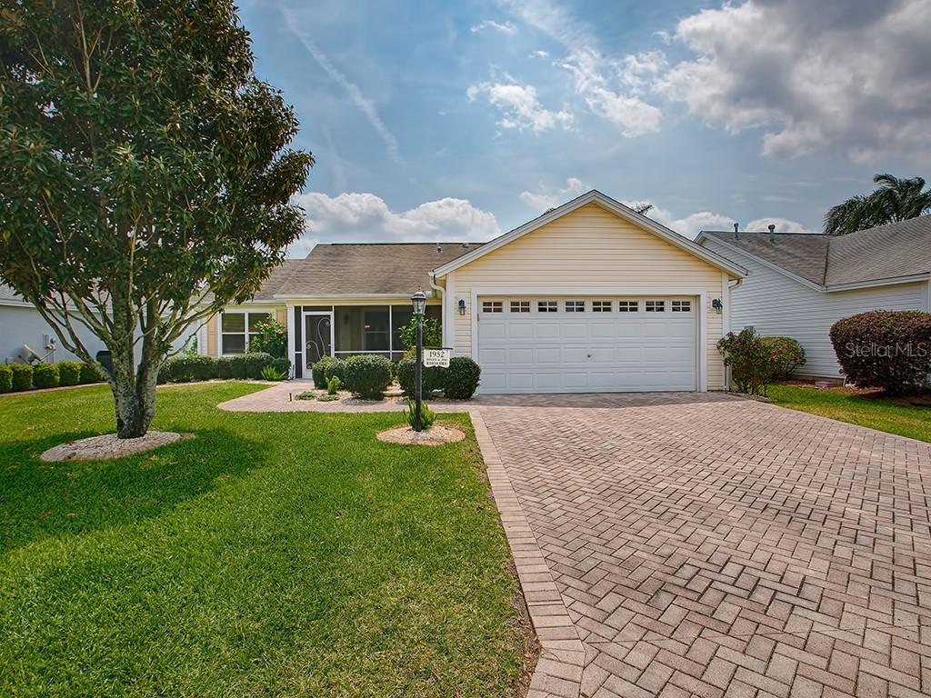 1952 Lancaster Ln., The Villages, FL 32162