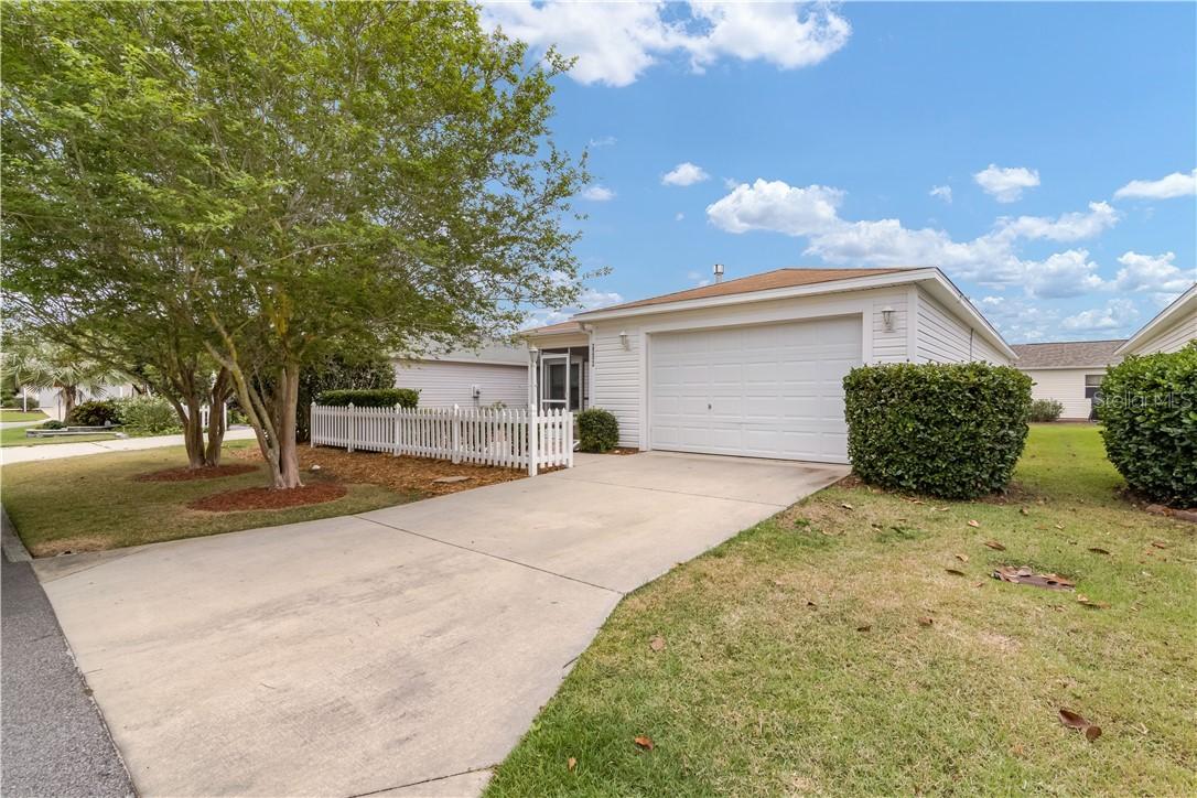 2292 Oak Bend Pl., The Villages, FL 32162