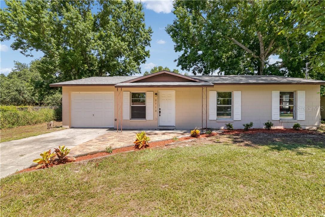 2713 Grand Island Shores Rd., Eustis, FL 32726