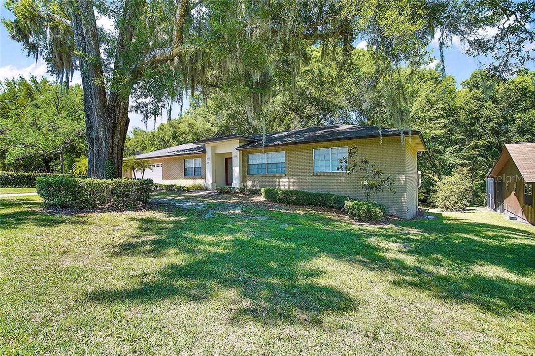 2115 Stewart Ln., Mount Dora, FL 32757