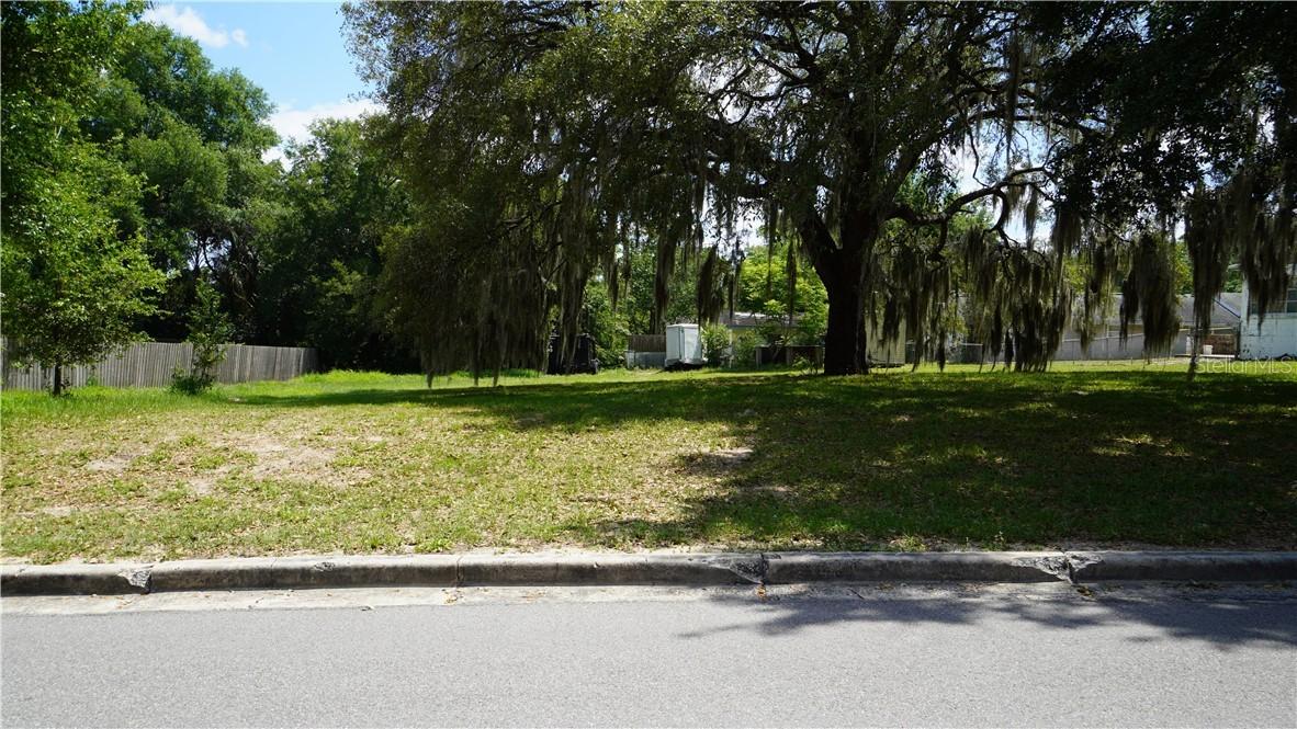 Linden St., Clermont, FL 34711